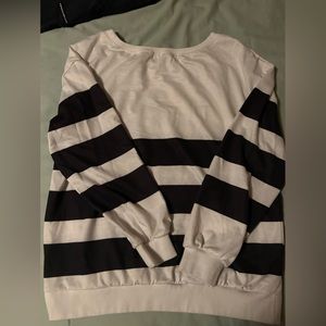 Striped Long Sleeve 🖤🐼